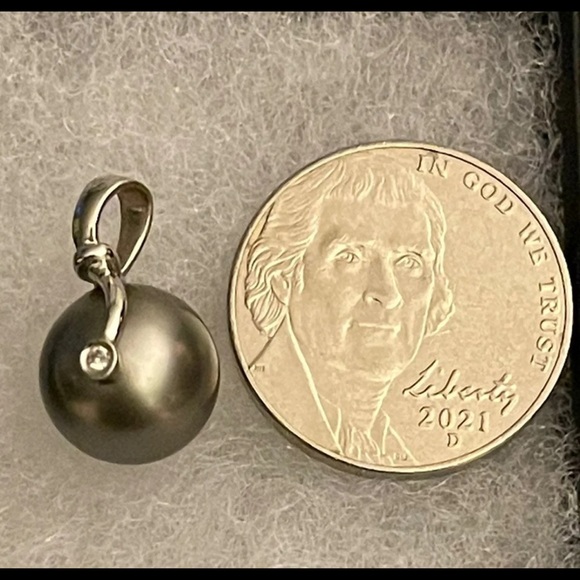 14k Tahitian Pearl diamond pendant & chain - Picture 5 of 9